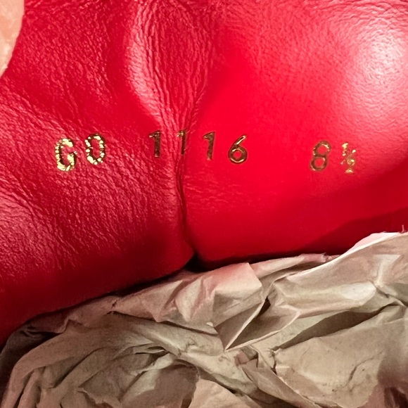 🛑SOLD🛑🥊LOUIS VUITTON RUNAWAY SNEAKER🥊 - Picture 10 of 12